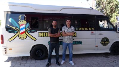 Ancak bu dönüşü biraz farklı oldu. Klasik berberliğe yeni bir