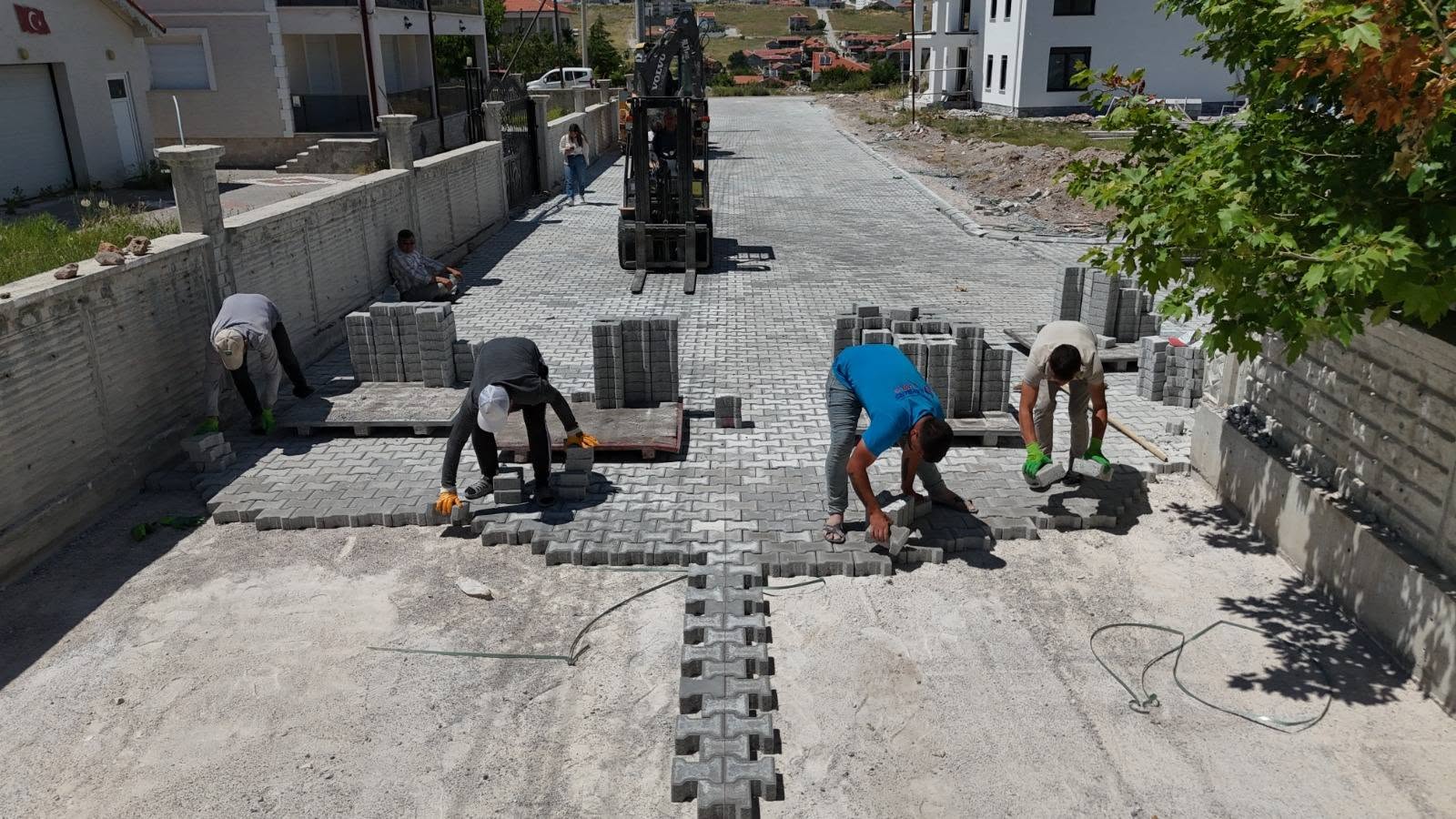 Emirdağ’da mahalle mahalle hizmet seferberliği