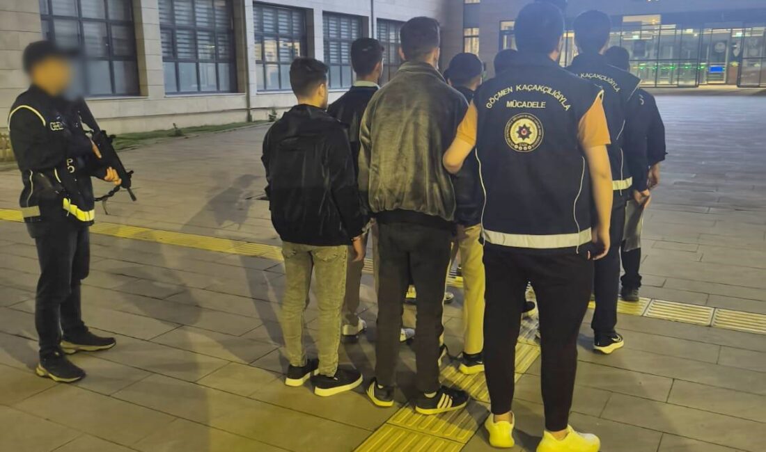 İSCEHİSAR’DA BELİRLENEN ADRESLERE EŞ ZAMANLI ŞAFAK OPERASYONU Emniyet güçlerinin göçmen