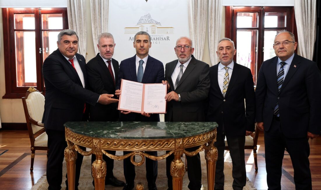 Valilik makamında gerçekleşen imza töreni, Afyonkarahisar Valisi Dr. Naci Aktaş