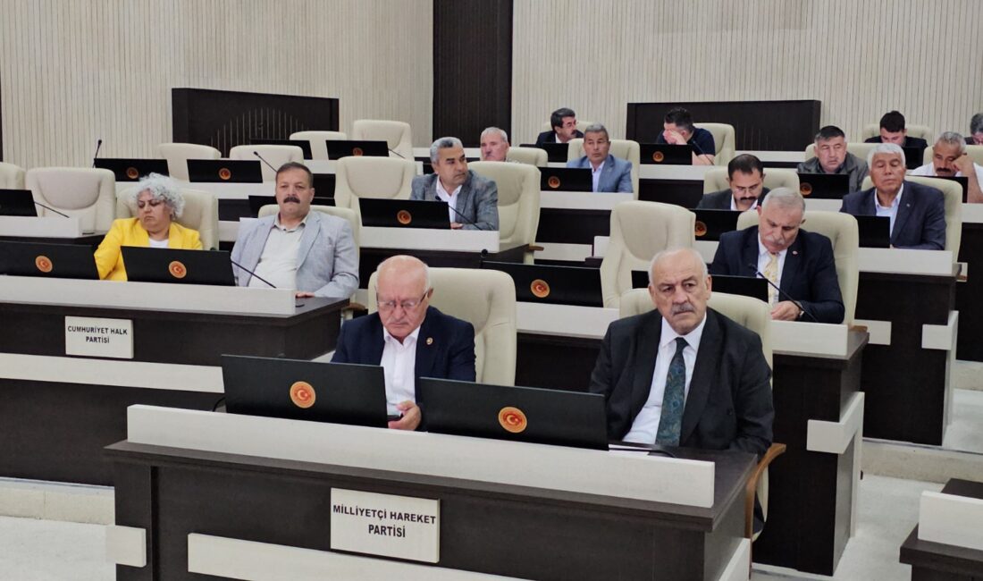 Gündem dışı gelen iki teklif meclis üyelerine okunarak değerlendirildi. İmar