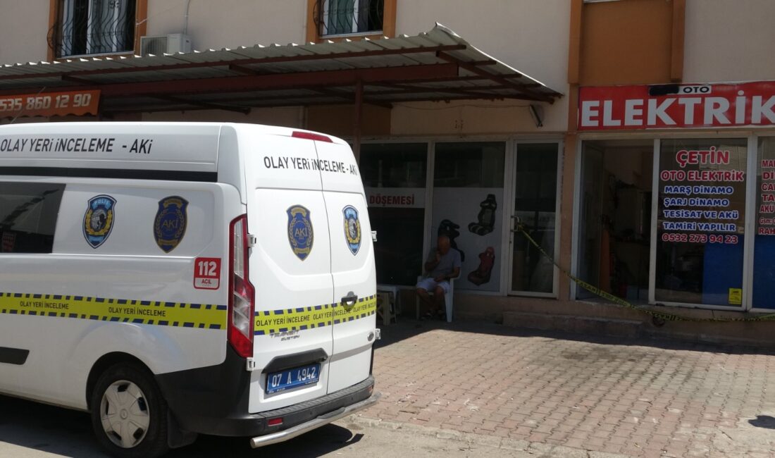 İŞ YERİNİN KAPISINI AÇIK GÖREN KOMŞULARI İÇERİ GİRİNCE ACI MANZARAYLA