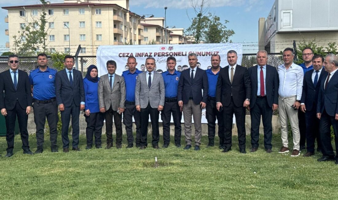 AFYONKARAHİSAR (AA) – Afyonkarahisar'da "Ceza İnfaz Personeli Günü" programı düzenlendi.