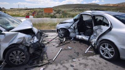 AFYONKARAHİSAR (AA) – Afyonkarahisar'ın Emirdağ ilçesinde otomobille hafif ticari aracın