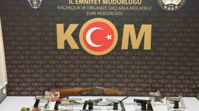 Afyonkarahisar’da tefecilik yaptıkları ve vatandaşları silahla tehdit ederek para almaya
