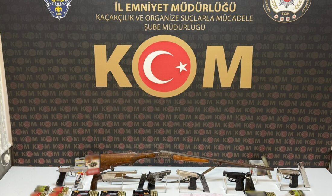 AFYONKARAHİSAR (AA) – Afyonkarahisar'da tefecilik operasyonunda 5 zanlı gözaltına alındı.