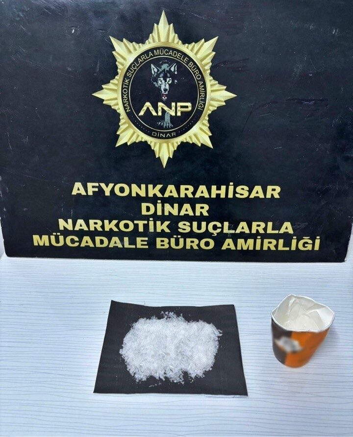 Afyonkarahisar’da uyuşturucu operasyonunda yakalanan 3 zanlı tutuklandı