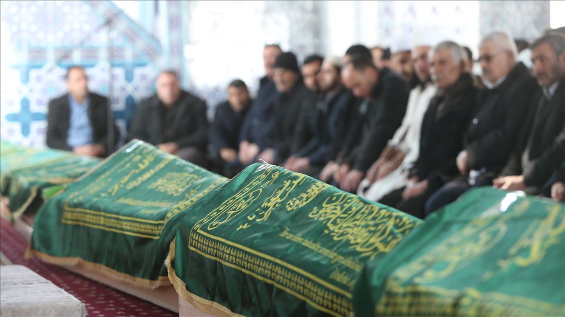Bahçedeki kuru otları temizlemek isterken canından oldu!