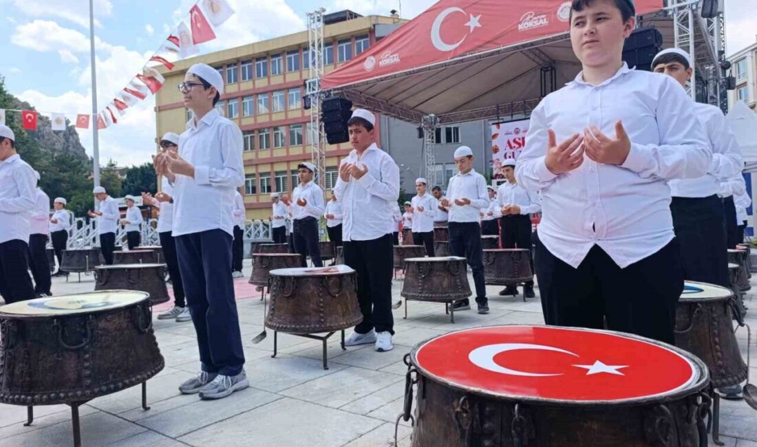 Afyonkarahisar’da vatandaşlara 40 hatim eşliğinde pişirilen yaklaşık 50 bin kap