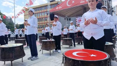 Afyonkarahisar’da vatandaşlara 40 hatim eşliğinde pişirilen yaklaşık 50 bin kap