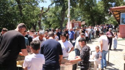 ​AFYONKARAHİSAR (AA) – Afyonkarahisar'ın Sandıklı ilçesine bağlı Akharım beldesinde yağmur