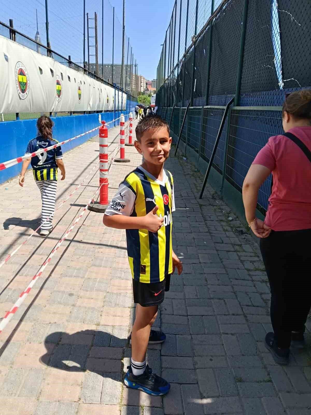 Afyonkarahisar’ın Sandıklı ilçesinde yetişen 2016 doğumlu futbolcu Mustafa Özdayı, katıldığı