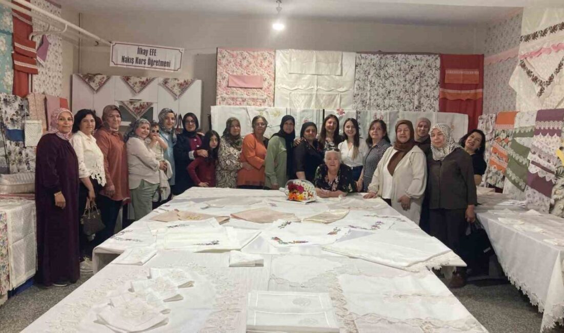 Afyonkarahisar’ın Sultandağı ilçesinde Halk Eğitim Merkezi kursiyerlerinin yıl boyunca hazırladığı