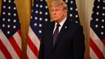 ABD Başkanı Trump, Oval Ofis’te düzenlenen imza töreninin ardından basın