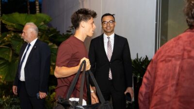 Miami Ay-yıldızlı kafileyi taşıyan ve İstanbul’dan kalkan özel uçak, ABD’nin