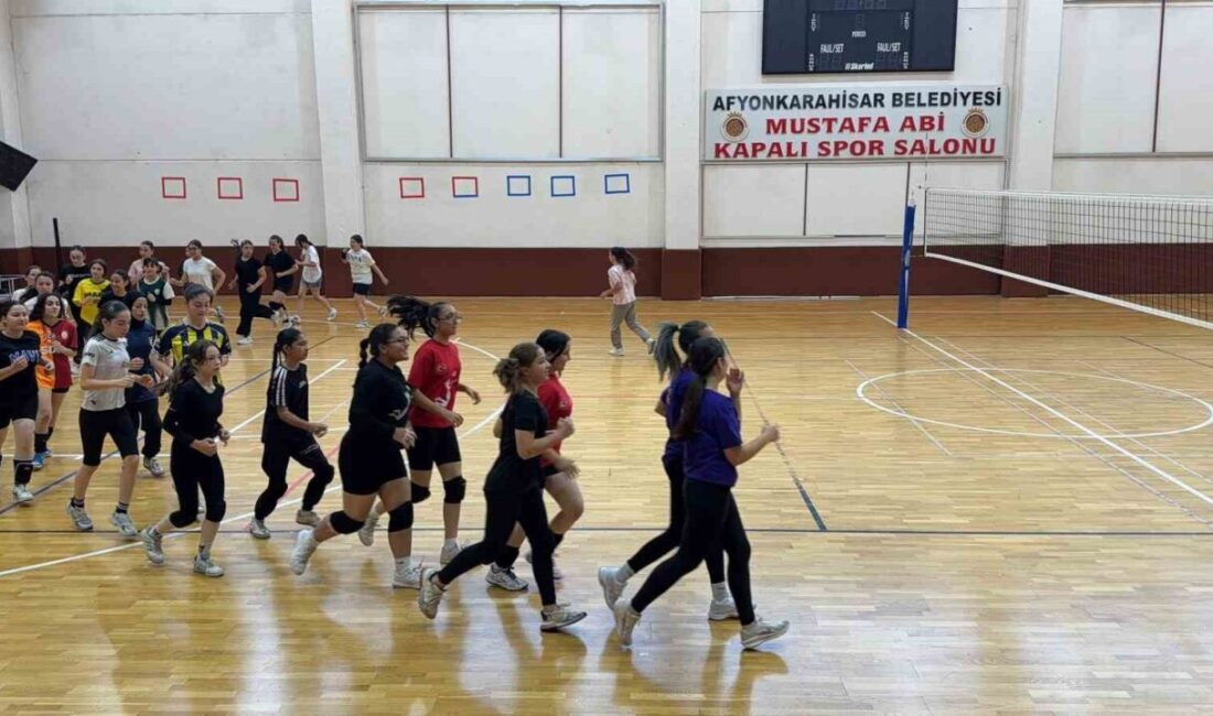 Afyonkarahisar Belediyesi Yüntaş Voleybol Takımı, geleceğin yıldız adaylarını belirlemek üzere