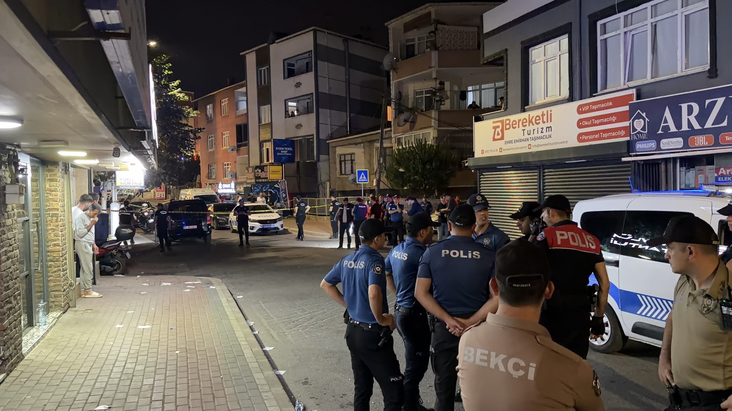 Sokak ortasında silahlı kavga
