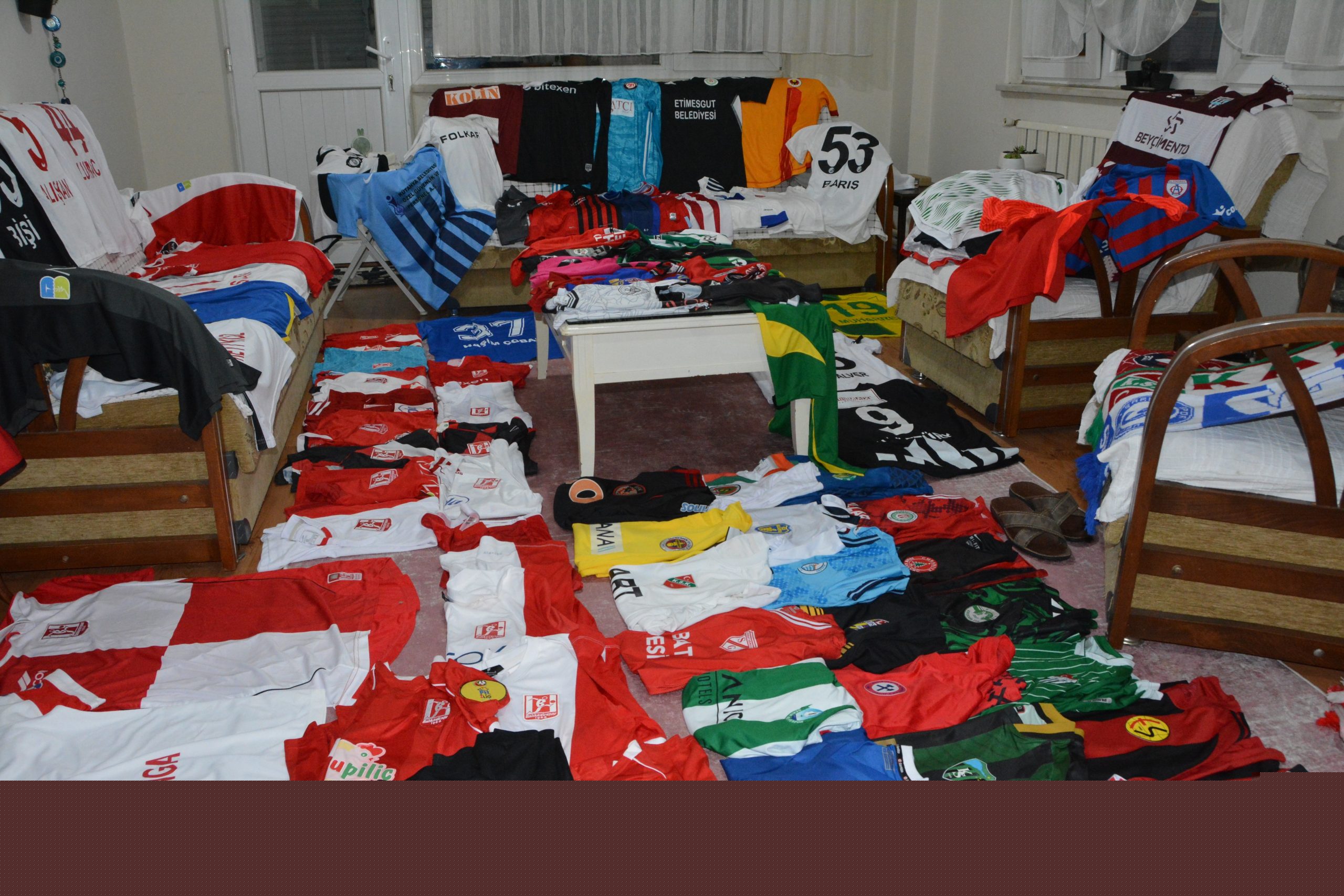 Spor muhabiri, evini futbol müzesine çevirdi