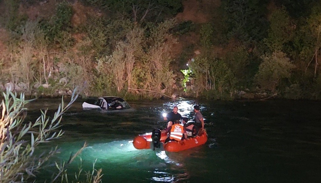 Araç Munzur Nehri’ne yuvarlandı: 1 Ölü