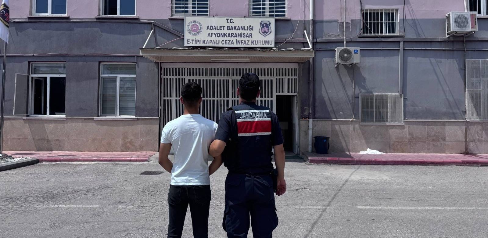Afyon’da aranan 46 şahıs yakalandı, 13’ü tutuklandı