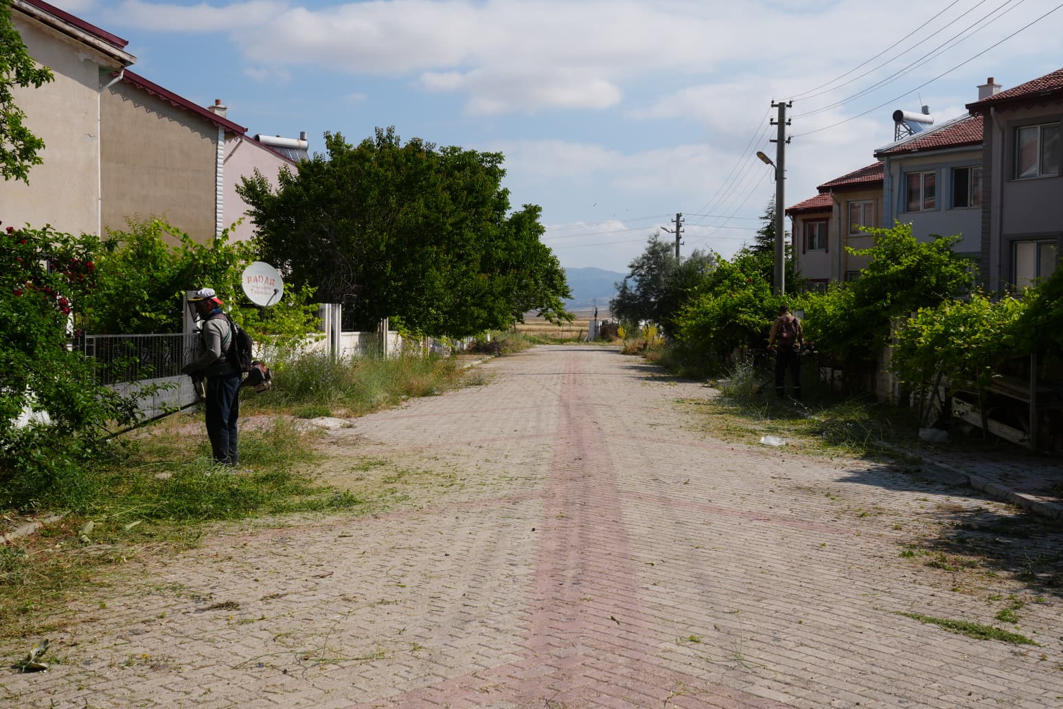 Bolvadin’de çevre düzenlemesi sürüyor