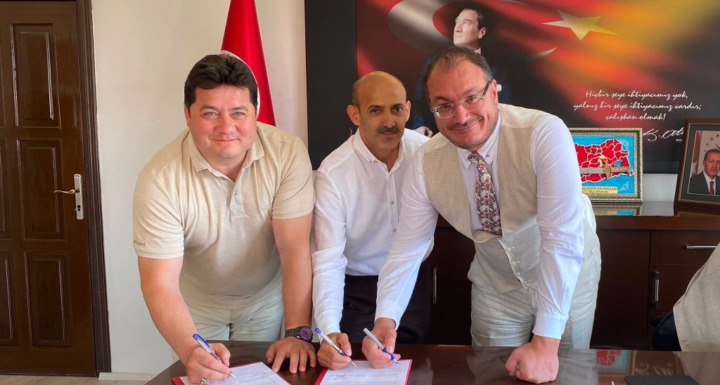 Bolvadin’e 100 milyon TL’lik süt tesisi yatırımı