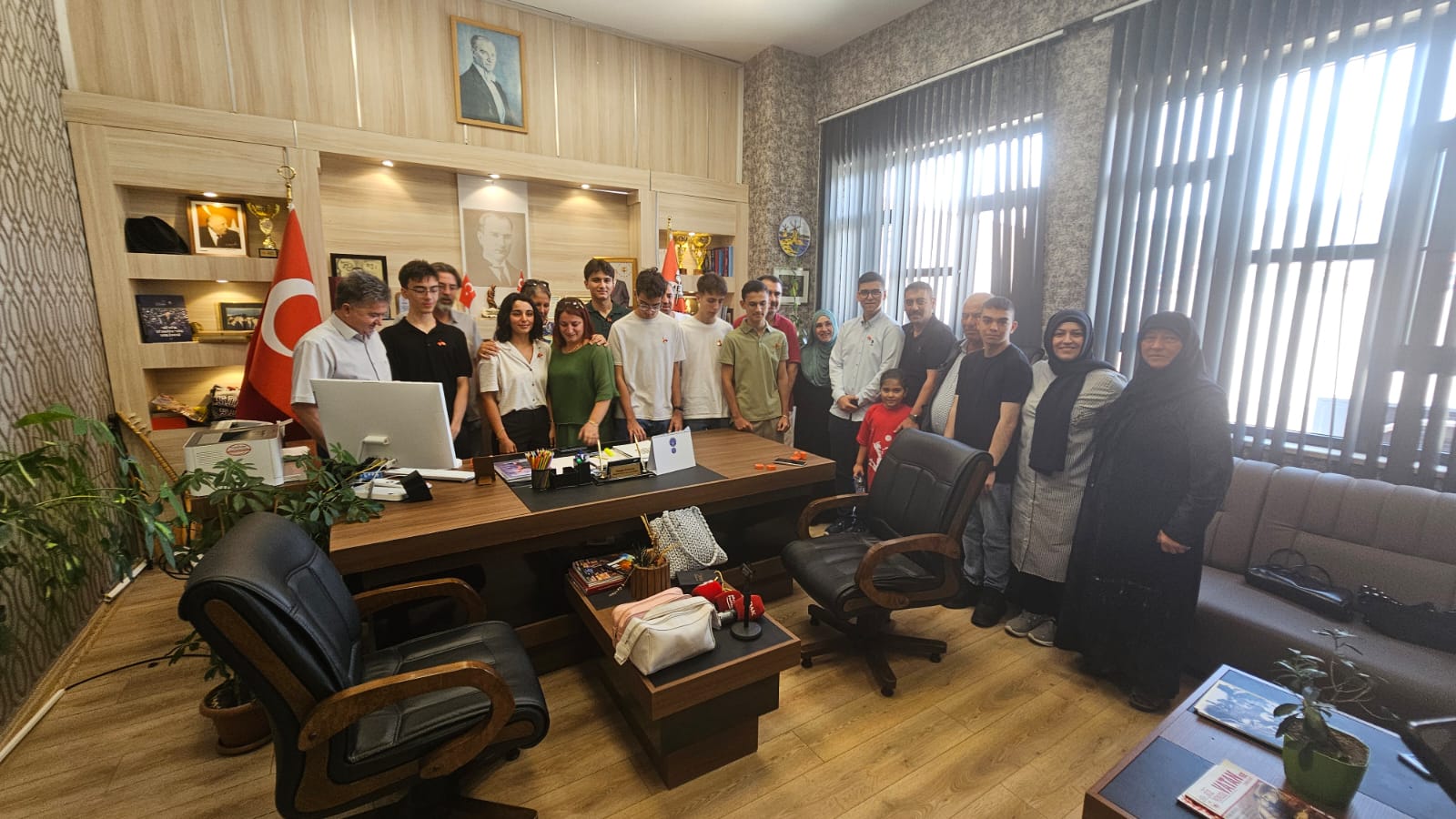 Fen Lisesi'nin YKS gururu: Bine giren 7 öğrenci altınla ödüllendirildi 1 Fen Lisesi'nin YKS gururu: Bine giren 7 öğrenci altınla ödüllendirildi