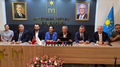 Toplantıda İYİ Parti Genel Başkan Yardımcısı Afyonkarahisar Milletvekili Hakan Şeref