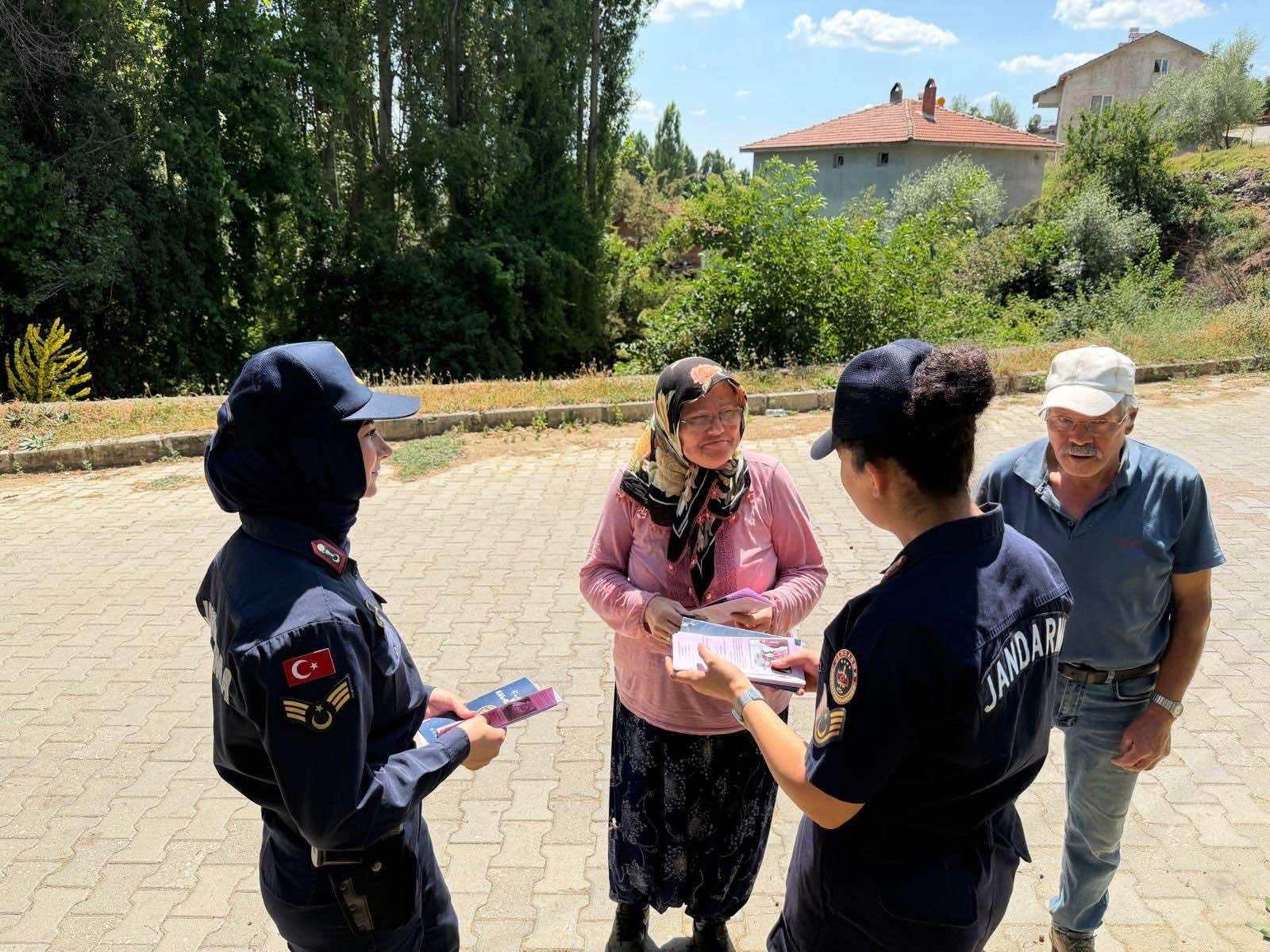 Jandarma kadına şiddetle mücadele için sahada