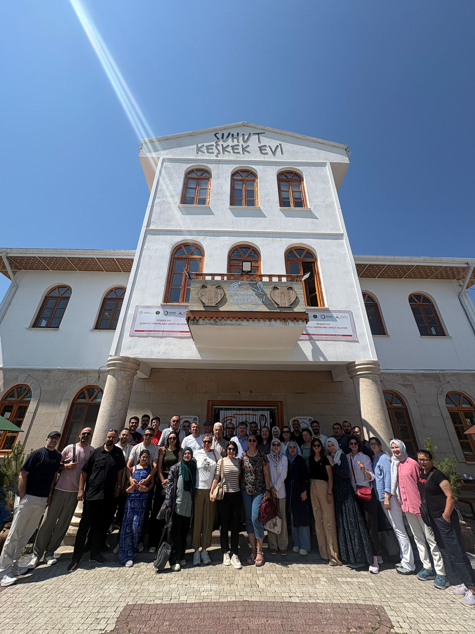 Süleyman Demirel Fen Lisesi öğretmenleri Şuhut'ta stres attı