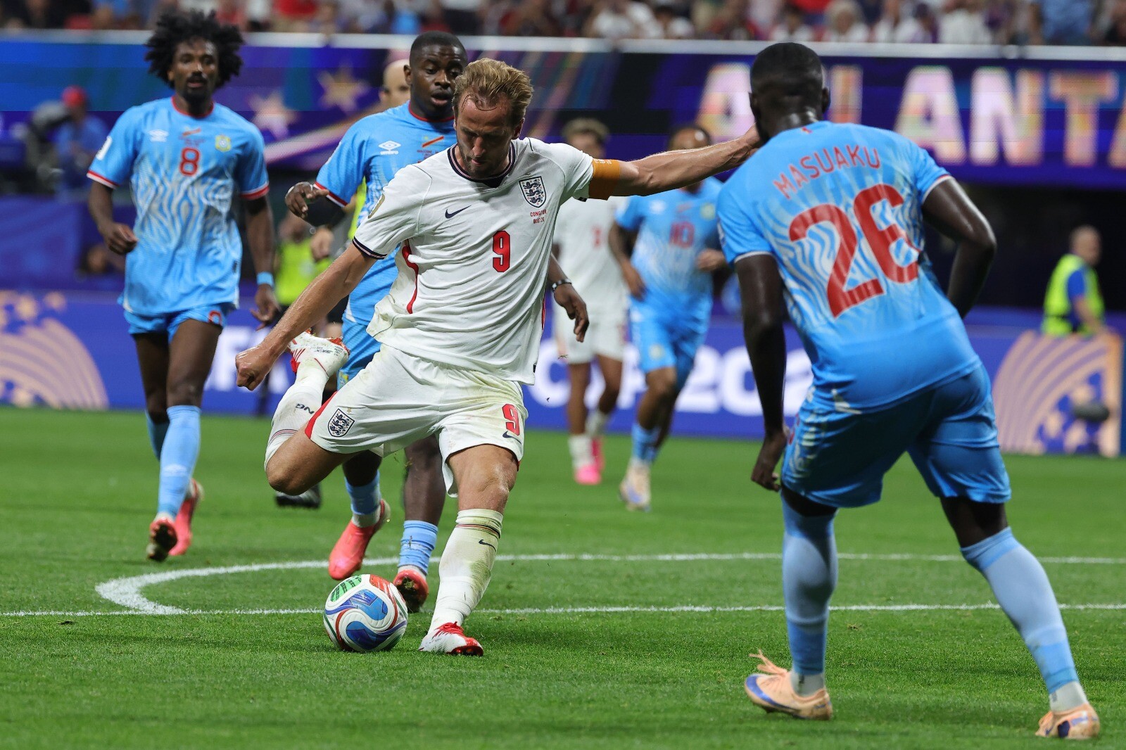 Harry Kane attı, İngiltere turladı