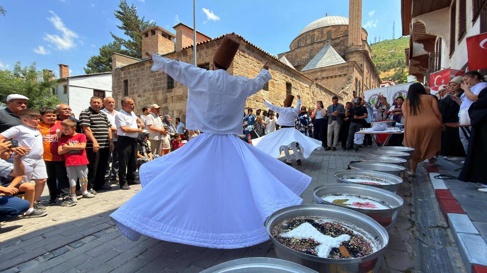 Afyonkarahisar'da 40 hatimli aşure ikramı