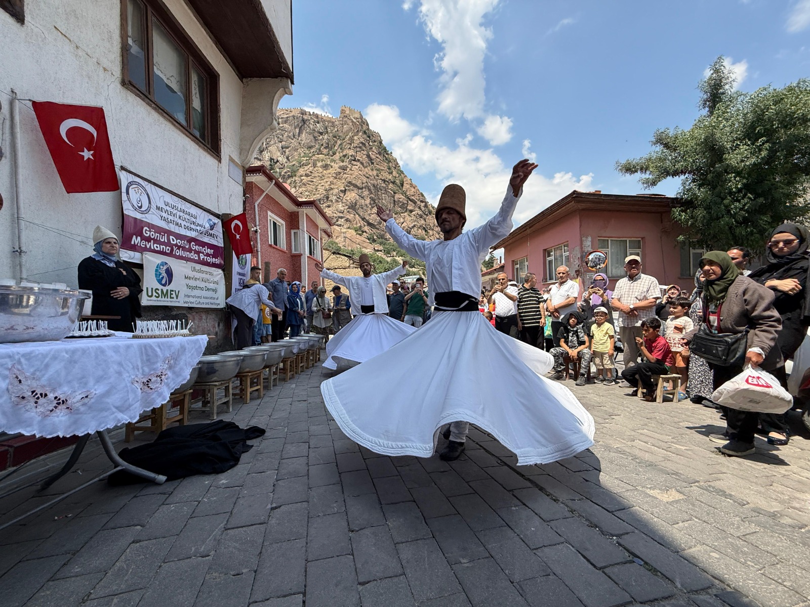 Afyonkarahisar'da 40 hatimli aşure ikramı