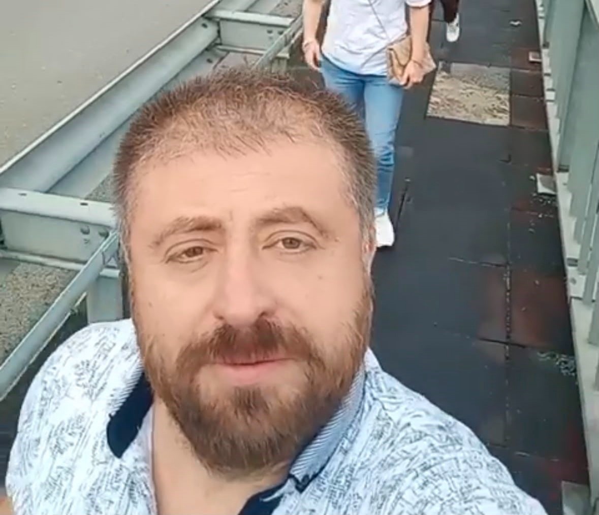 Abisini, yengesini ve yeğenini öldürdü