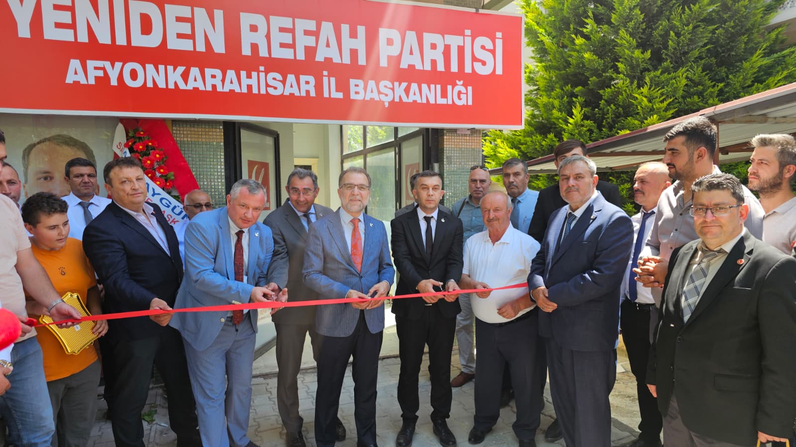 Yeniden Refah Partisi Afyonkarahisar’da yeni il binasını açtı