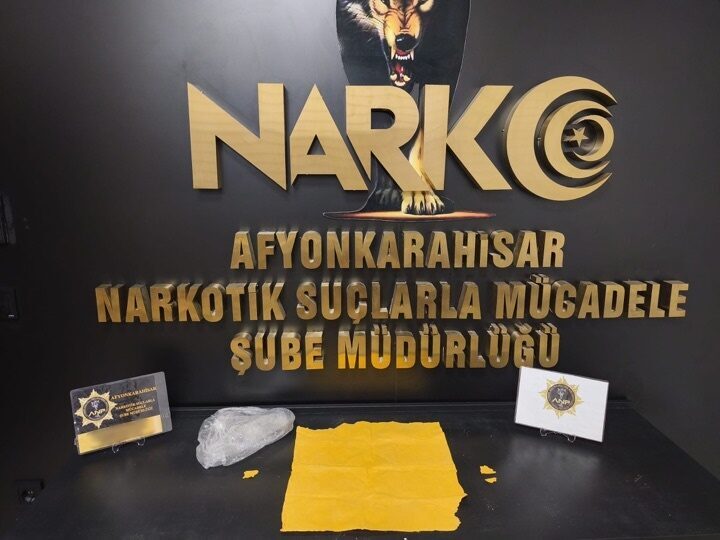Afyonkarahisar’da uyuşturucu operasyonunda 3 şüpheli tutuklandı