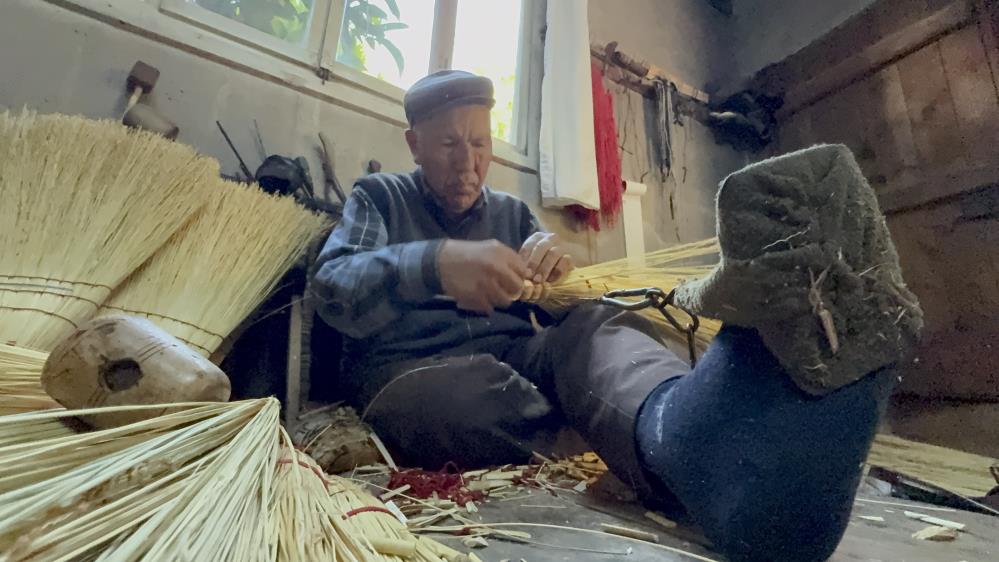85 yaşındaki Kemal Dede, çırak bulamamaktan dertli