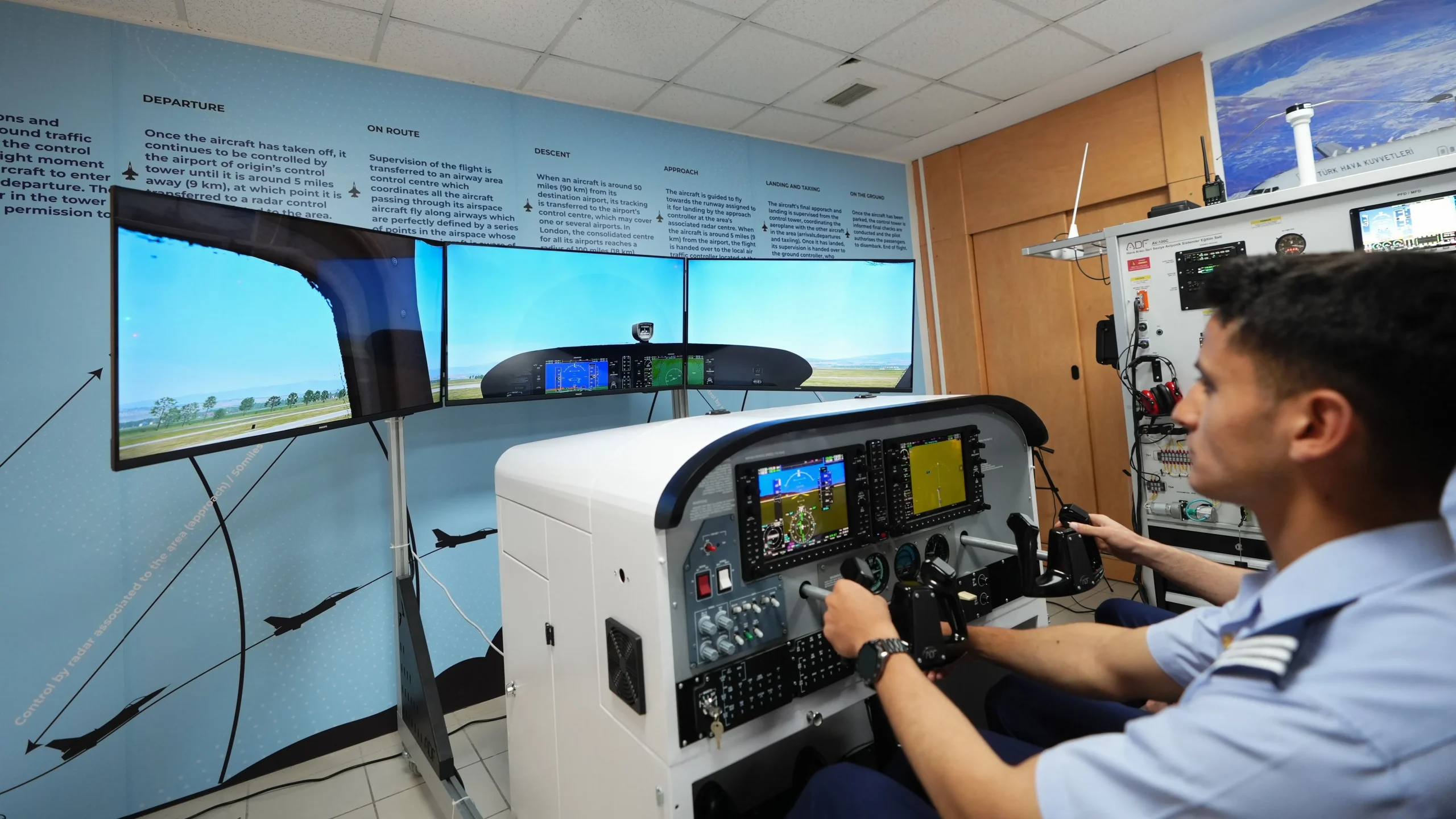 Hava Harp Okulu'nda geleceğin pilotları çok yönlü eğitimle yetişiyor