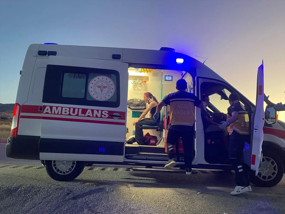 Devrilen yolcu otobüsündeki 46 kişi yaralandı