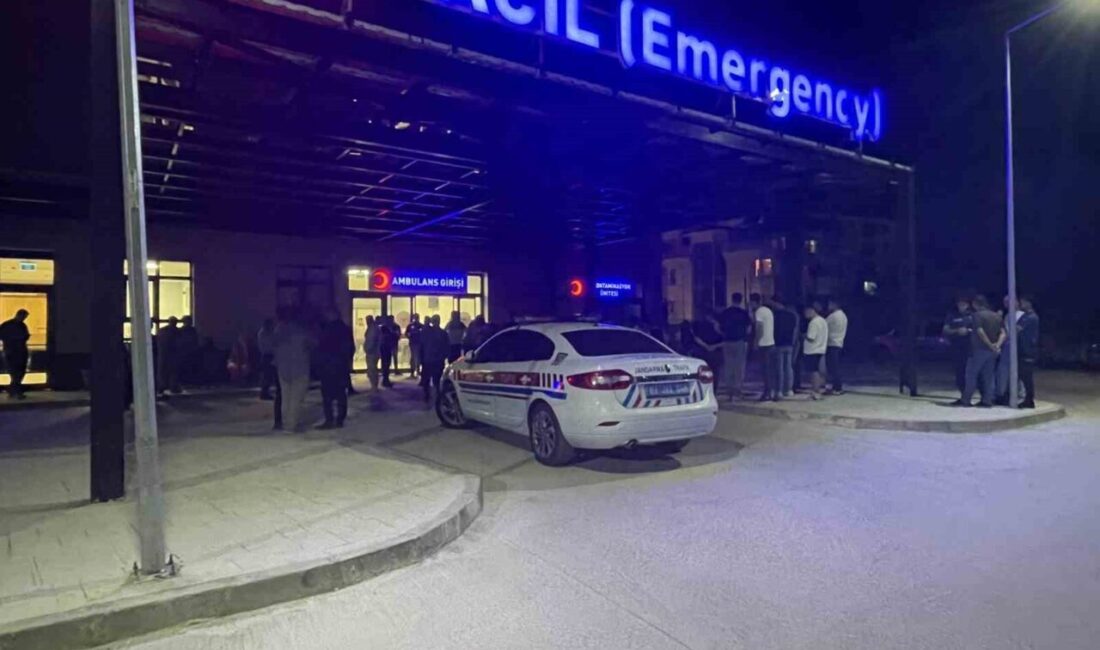 Afyonkarahisar’da husumetli akrabalar arasında çıkan tartışma kanlı biterken, eniştesi kayınbiraderini