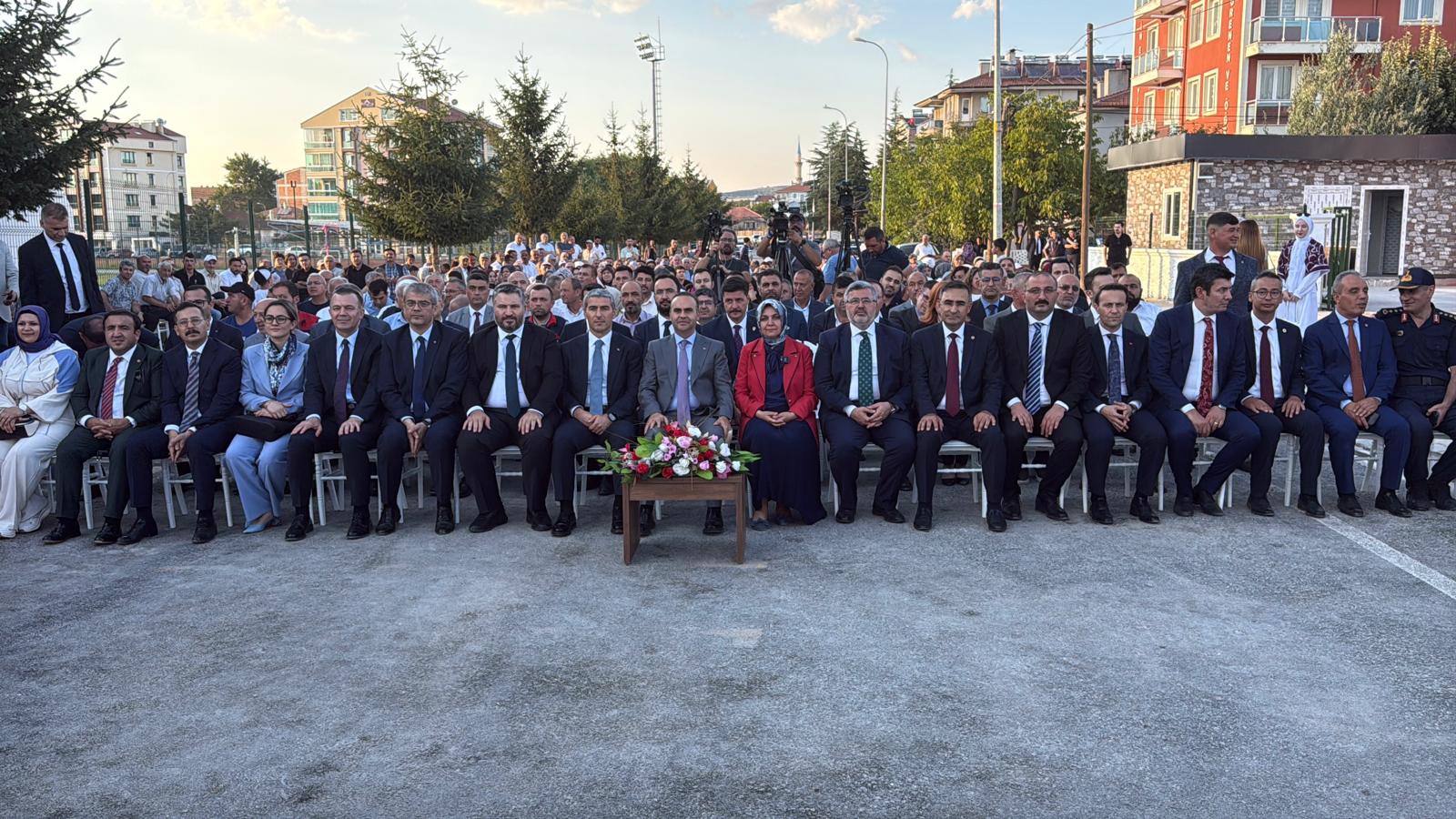 Bakan Kacır İhsaniye ve Döğer’de toplu açılış törenine katıldı