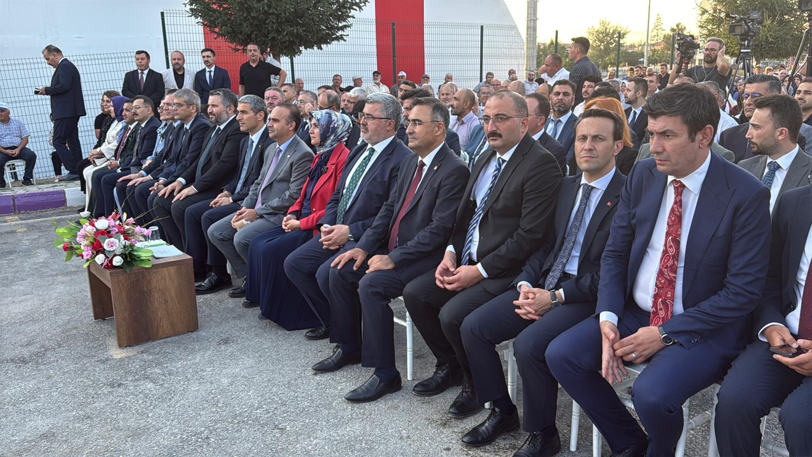 Bakan Kacır İhsaniye ve Döğer’de toplu açılış törenine katıldı