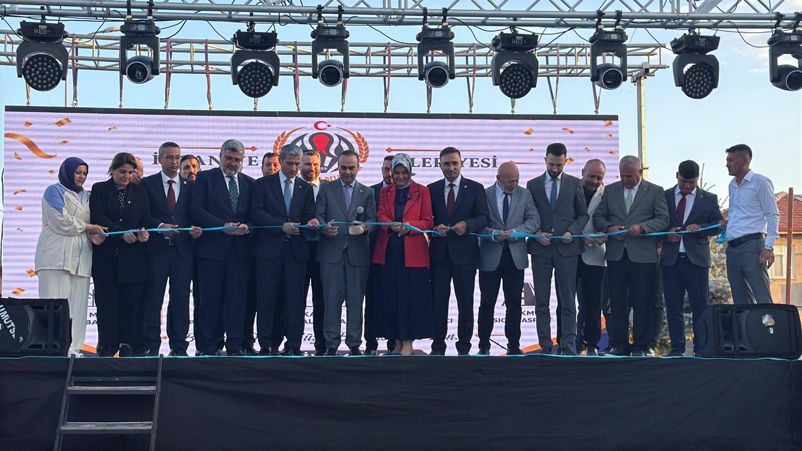 Bakan Kacır İhsaniye ve Döğer’de toplu açılış törenine katıldı