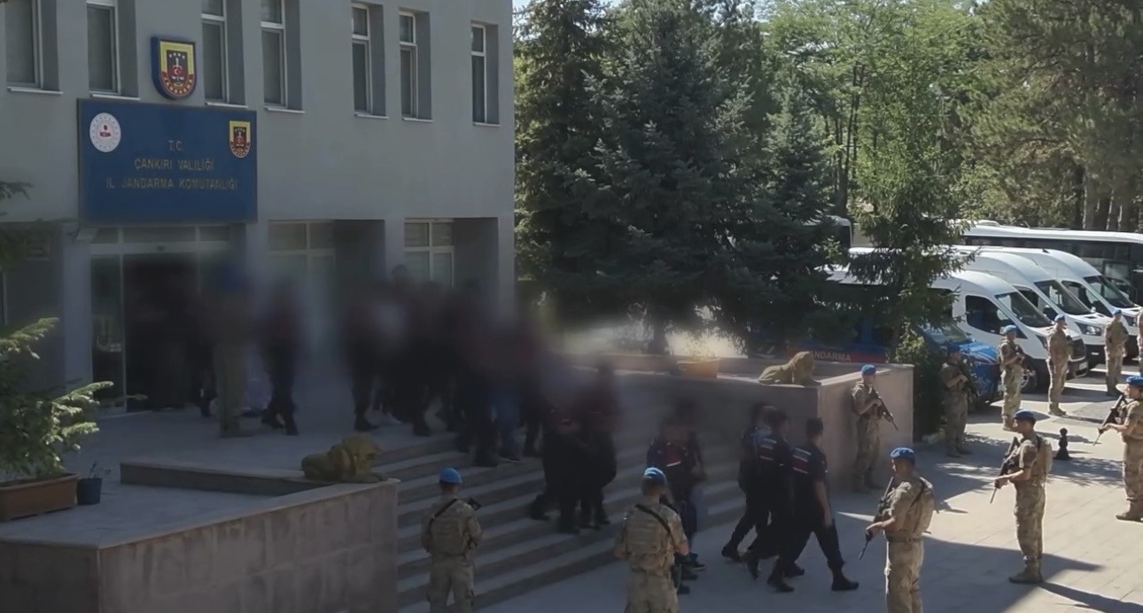 Afyon dahil 19 ilde yasa dışı bahis operasyonu: 31 tutuklama 3 Afyon dahil 19 ilde yasa dışı bahis operasyonu: 31 tutuklama
