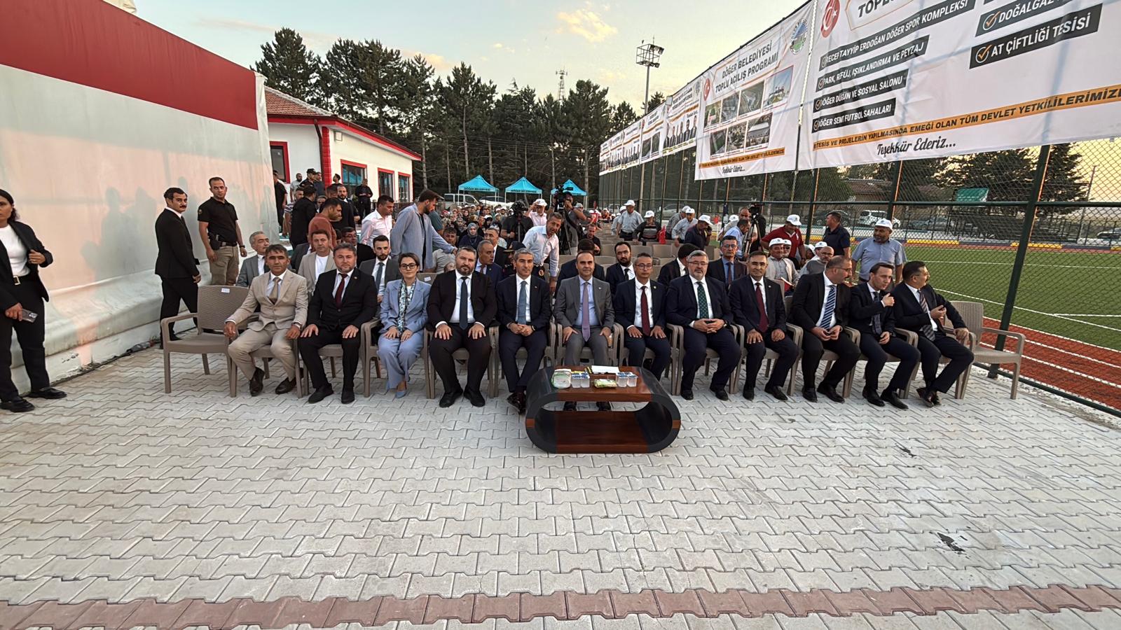 Bakan Kacır İhsaniye ve Döğer’de toplu açılış törenine katıldı