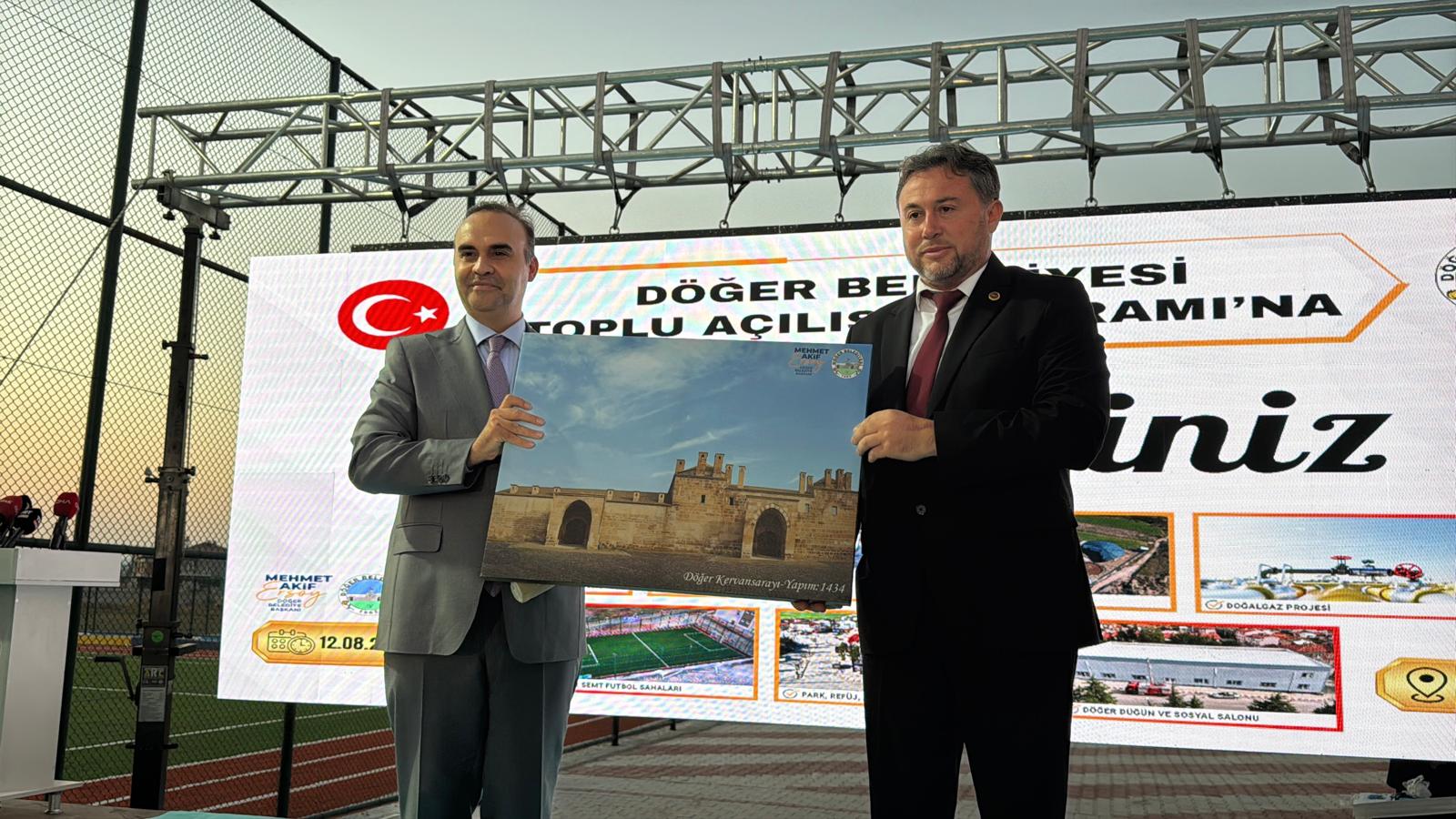 Bakan Kacır İhsaniye ve Döğer’de toplu açılış törenine katıldı