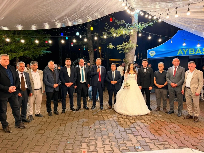 AK Parti Aybastı İlçe Başkanı’ndan dikkat çeken davetiye: Baba-oğul fotoğrafı gündem oldu