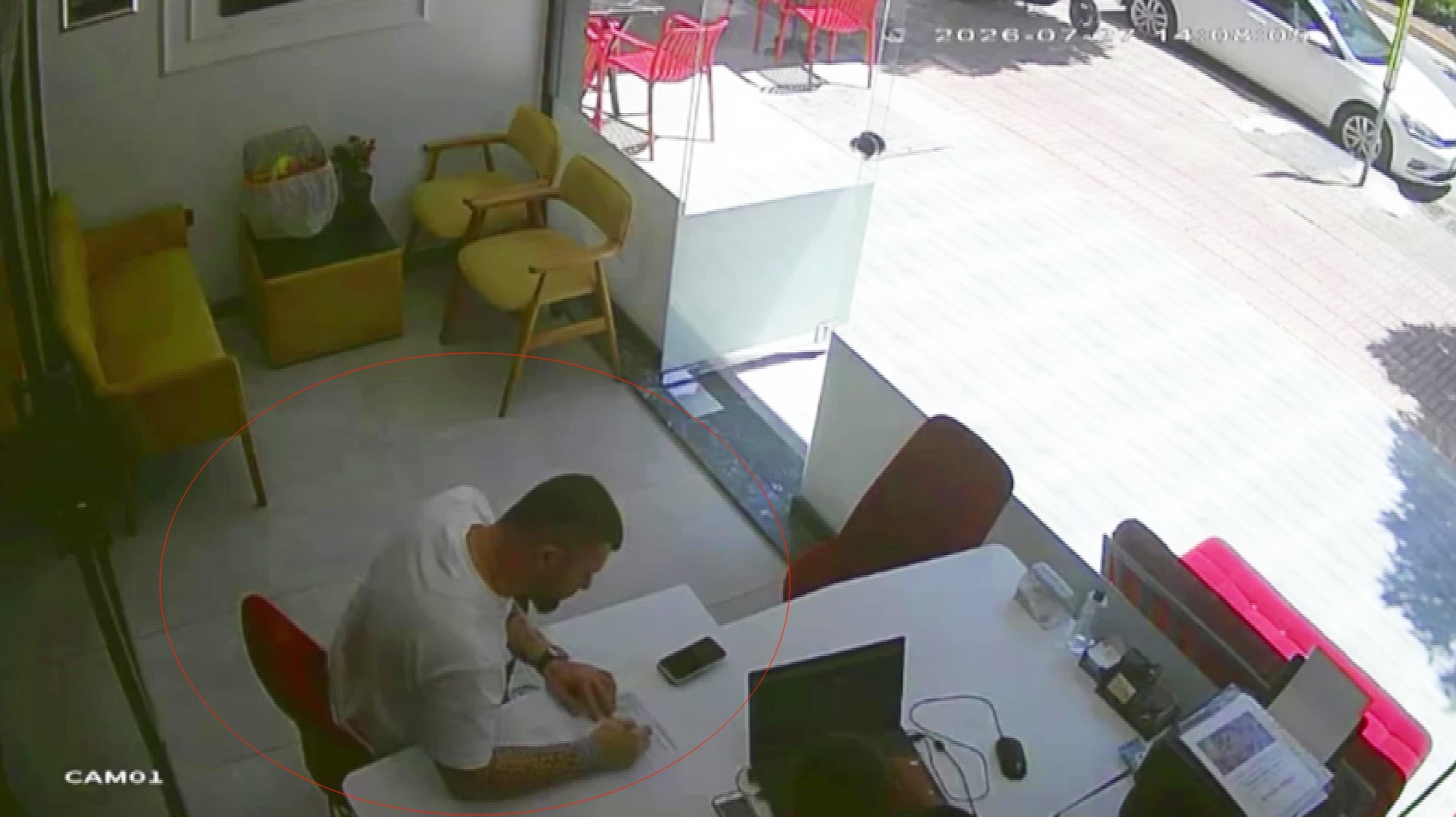 Kiraladığı aracın GPS’sini söküp ortadan kayboldu