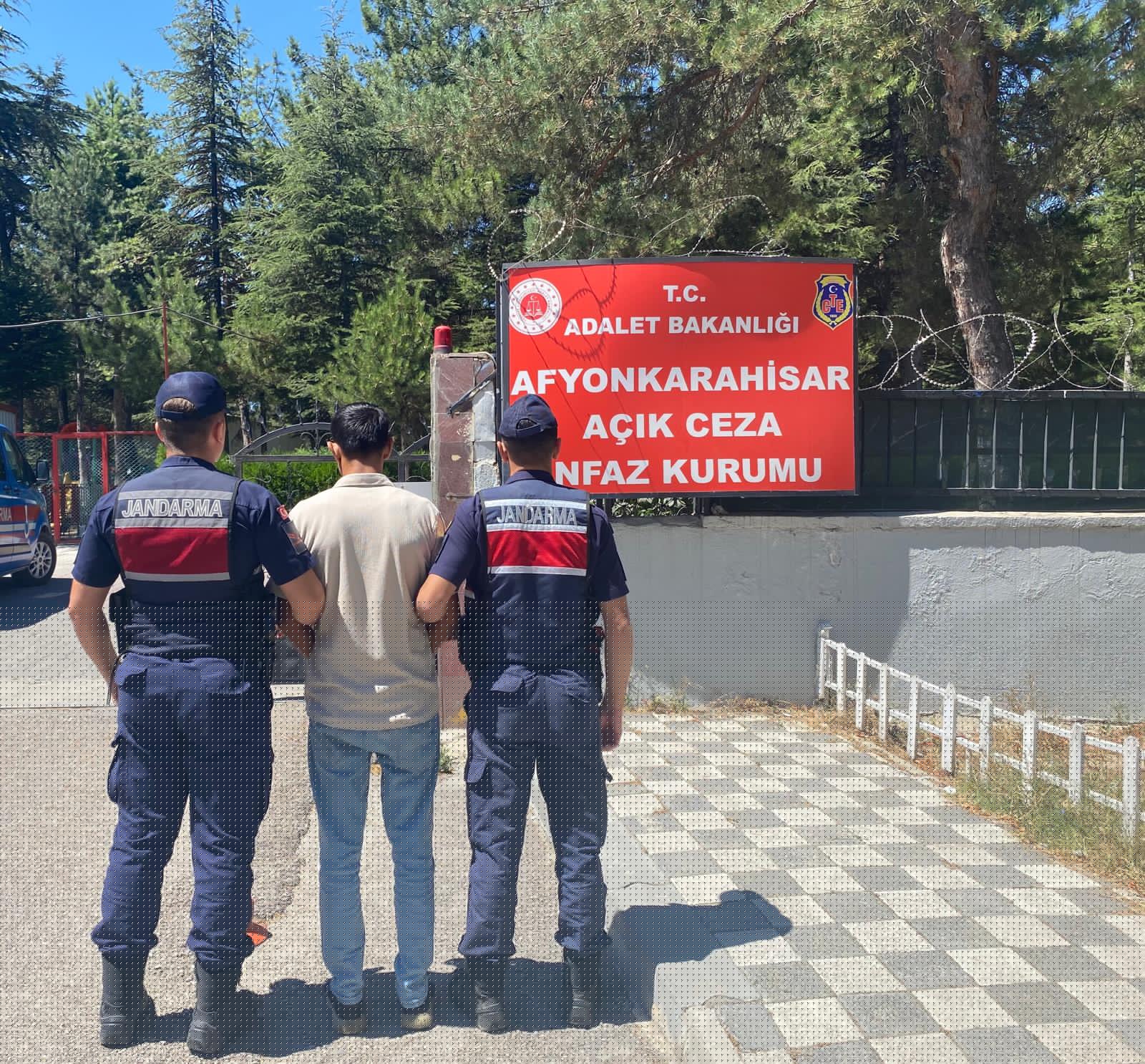 Jandarma, bir haftada aranan 27 şahsı yakaladı