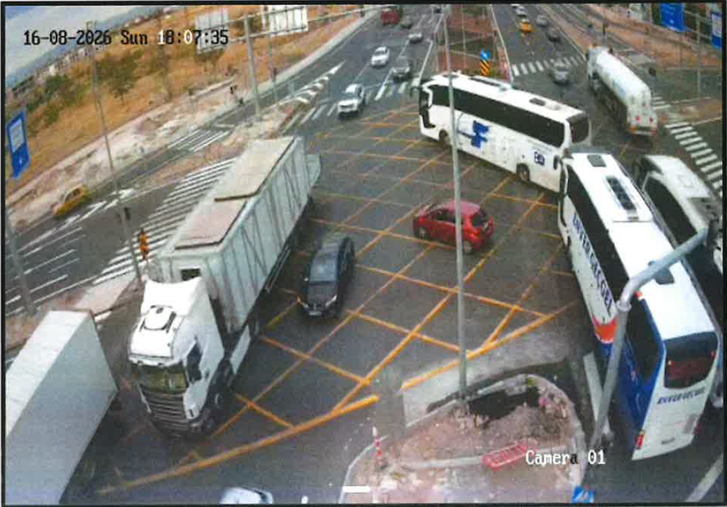 Akıllı kavşakta trafik kurallarına dikkat!